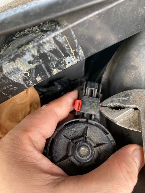 パージバルブ ガソリンキャップ 交換 DIY