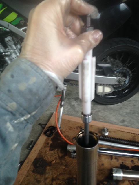 オフロード車 モタード フロントフォークオーバーホール