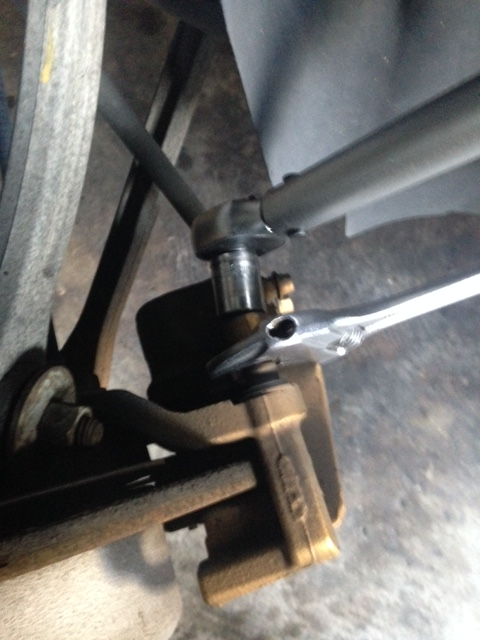 クライスラー 外車 ブレーキパッド 交換方法