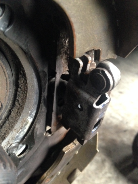 外車 パーキングブレーキ交換 方法