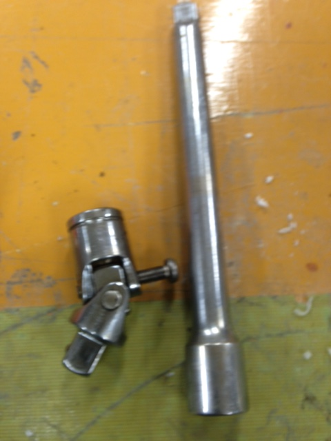 外車 パーキングブレーキ交換 方法