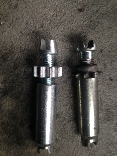 外車 パーキングブレーキ交換 方法