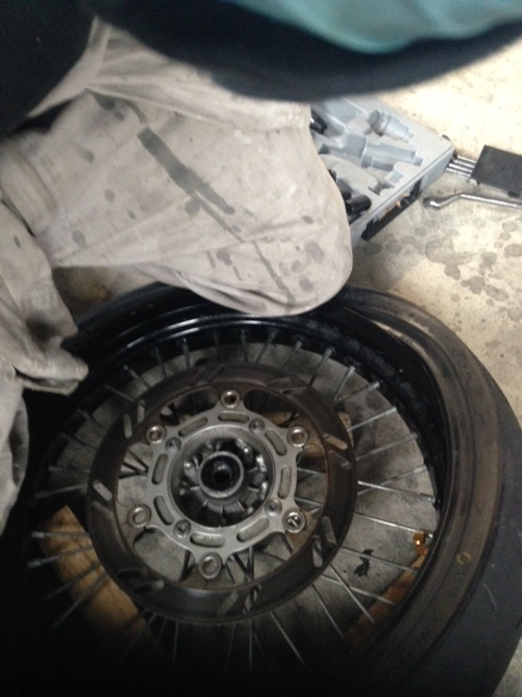 Dトラッカー モタード チューブレス化 タイヤ交換