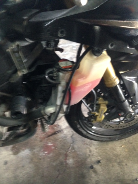 GSX-R1000 K4 SSバイク LLC(クーラント液) 交換作業